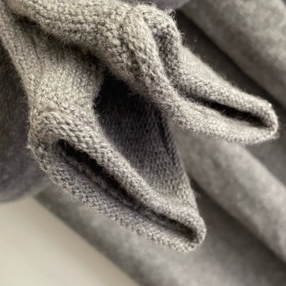 (SOLD) ARITZIA Grey Long Wool Cashmere Knit Long Cardigan Sweater Coat S - Picture 5 of 6
